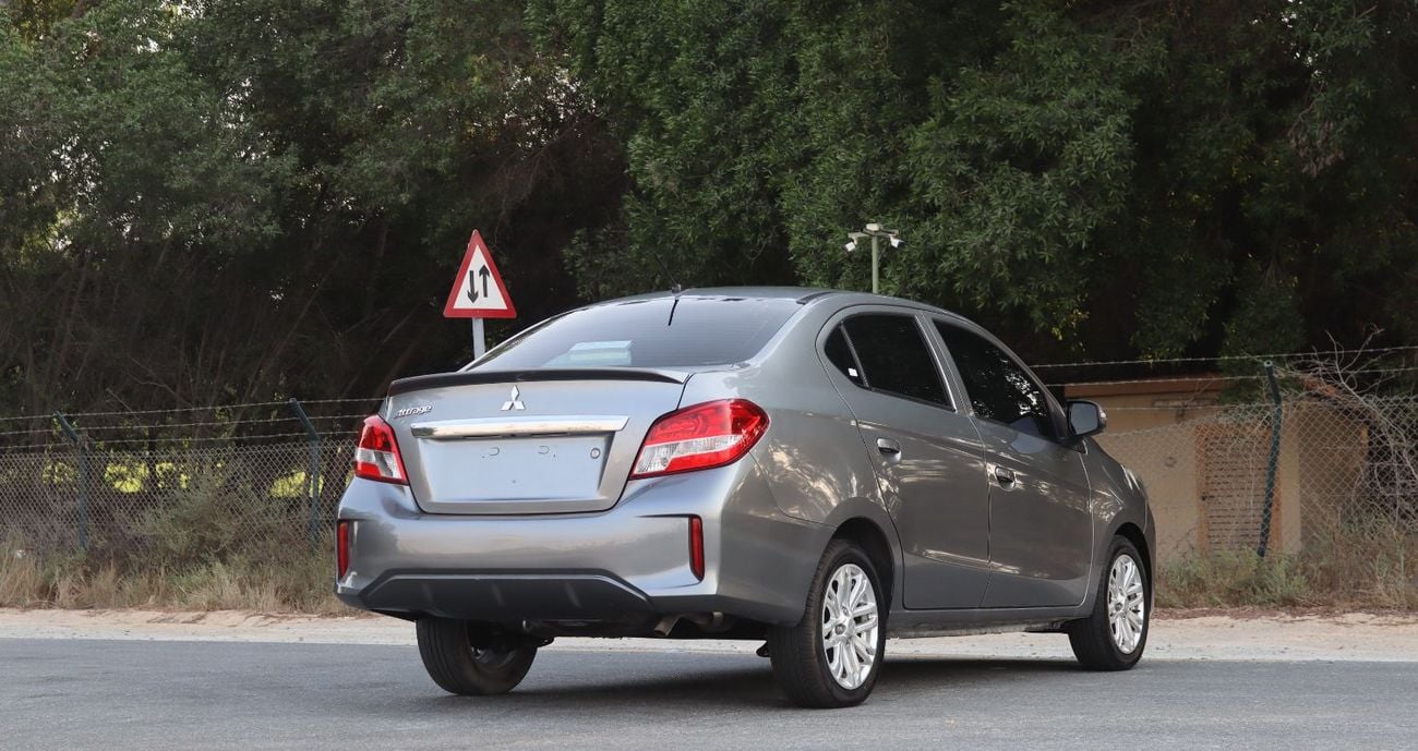 Mitsubishi Attrage GLX HIGHLINE ACCIDENTS FREE - ORIGINAL PAINT - FULL OPTION - GCC - PERFECT CONDITION INSIDE OUT