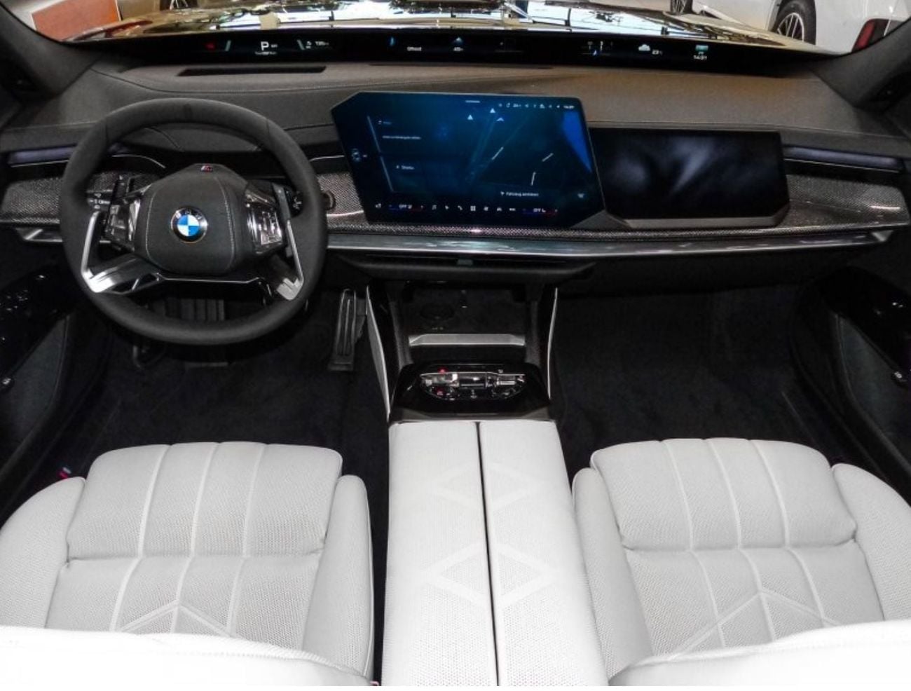 بي أم دبليو i7 XDRIVE60 MASTERCLASS M SPORT PACKAGE