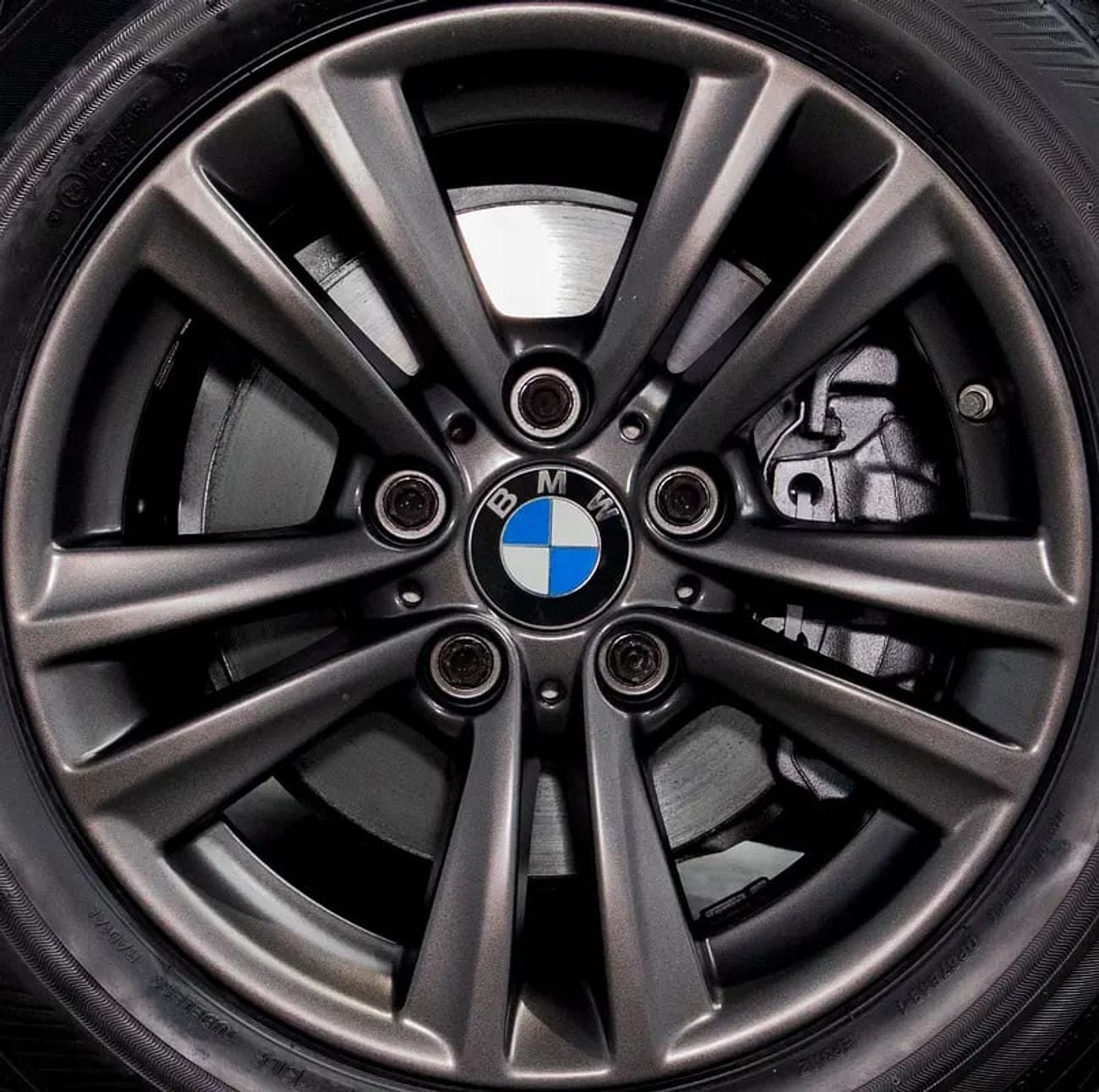 BMW 318i STANDARD 0% Down Payment Available • Full Service History • GCC