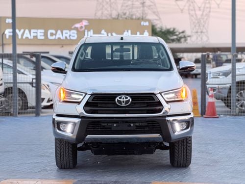Toyota Hilux GL Toyota Hilux Full Option, 2.4-litre diesel, manual gearbox.
