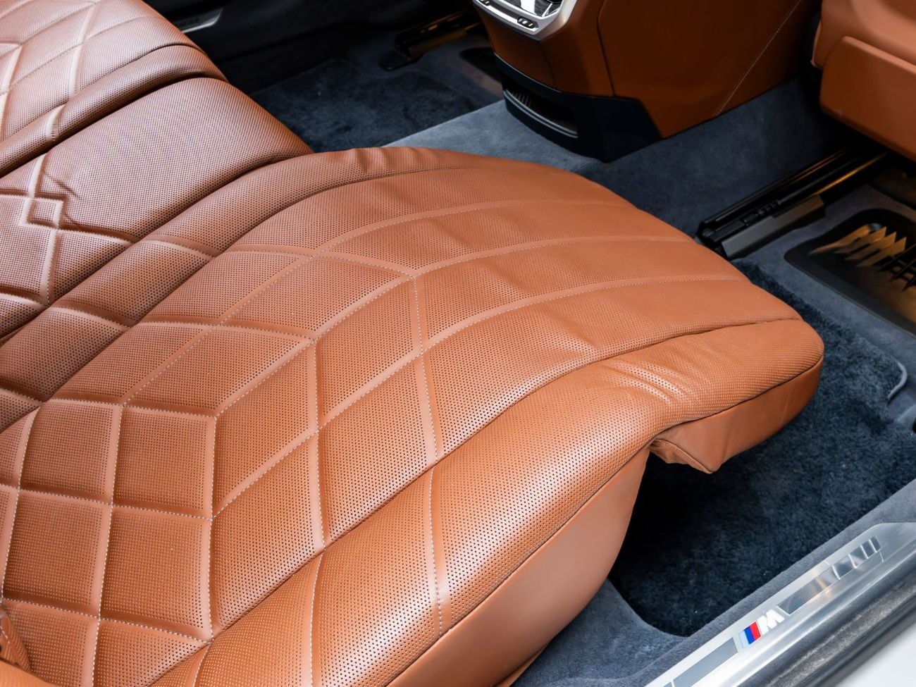 BMW 760i XDRIVE MASTERCLASS M SPORT PACKAGE BUY NOW, PAY 2027 | THE BLACKLINE STANDARD | 2029 BMW Warranty + Service Contract, GCC