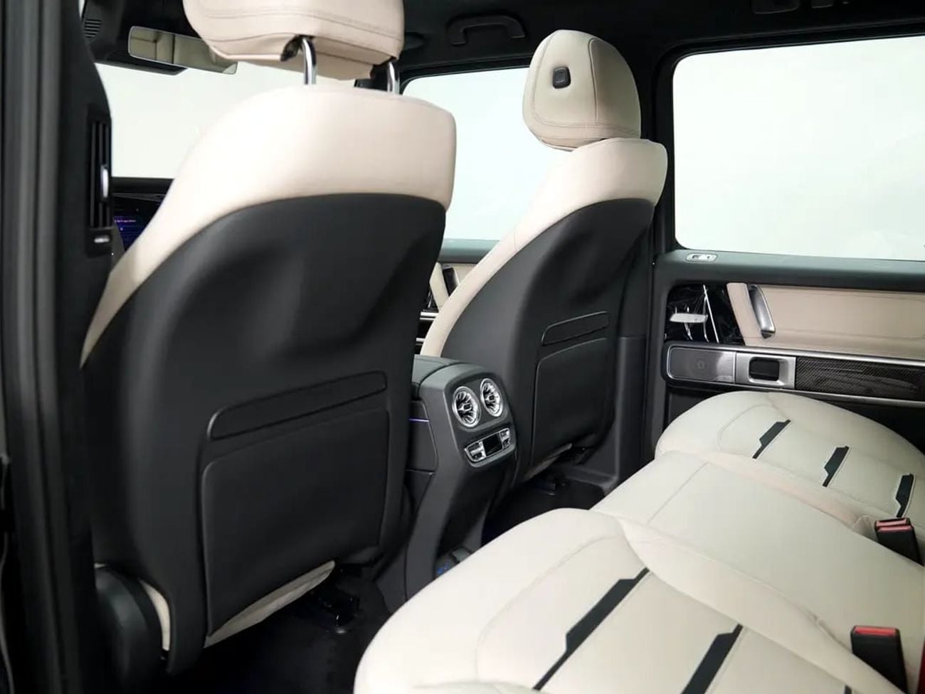 Mercedes Benz G63 AMG STANDARD Warranty | Brand-New G63 AMG | Double Night Package | Carbon