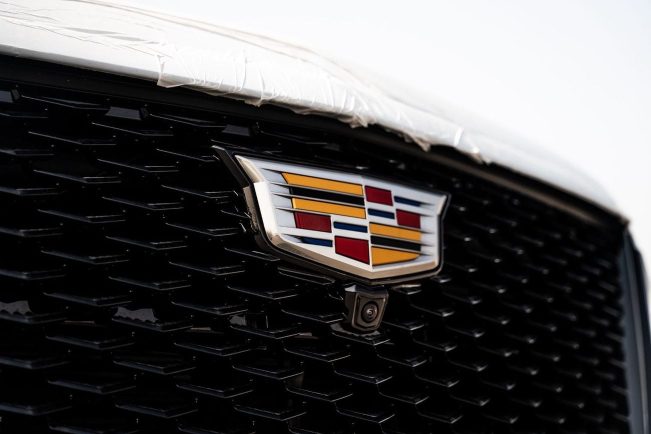 كاديلاك إسكاليد ESV بريميوم لاكجوري بلاتينيوم Executive American Specs 2026 Brand New