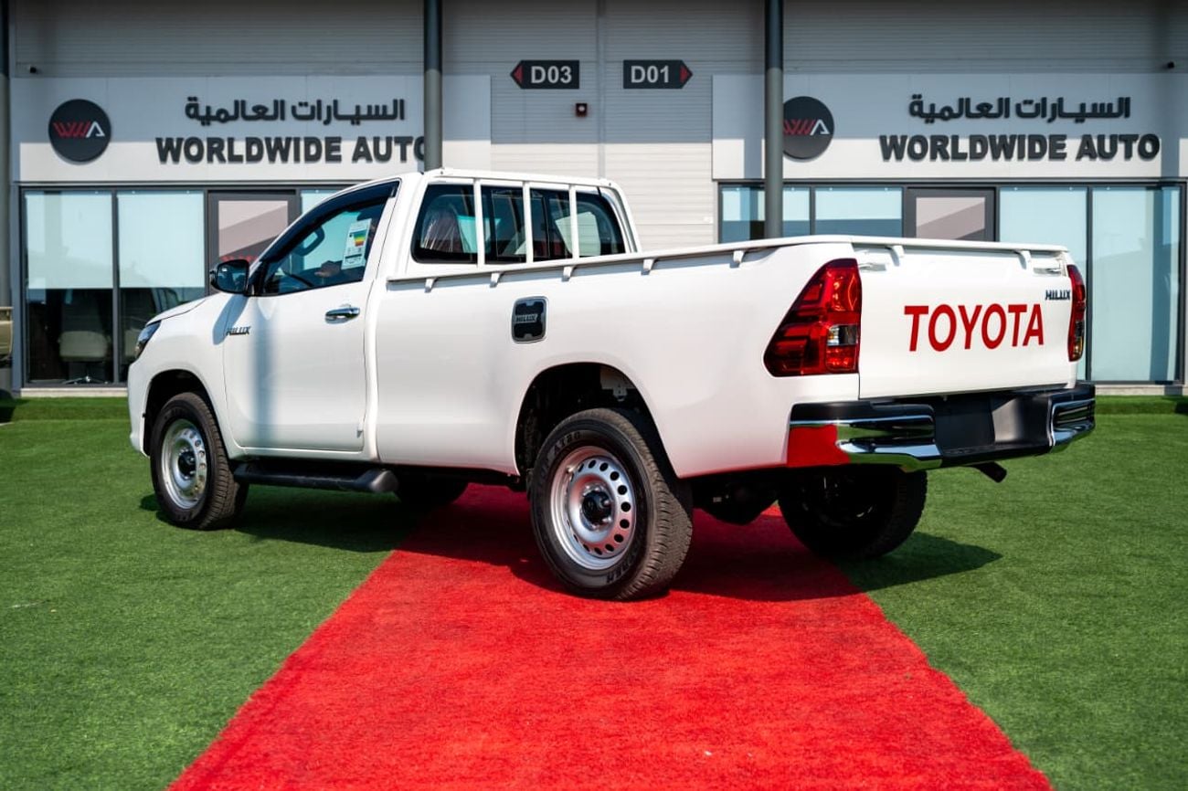 تويوتا هيلوكس Hilux 2.4 Diesel Four Wheel Drive 2 Door Manual Transmission