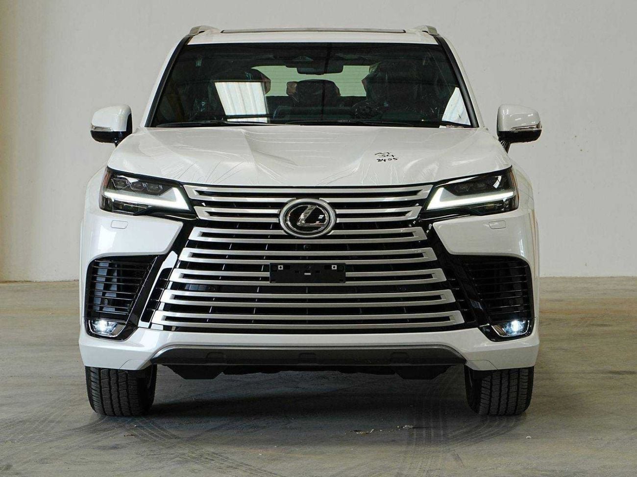 Lexus LX600 URBAN