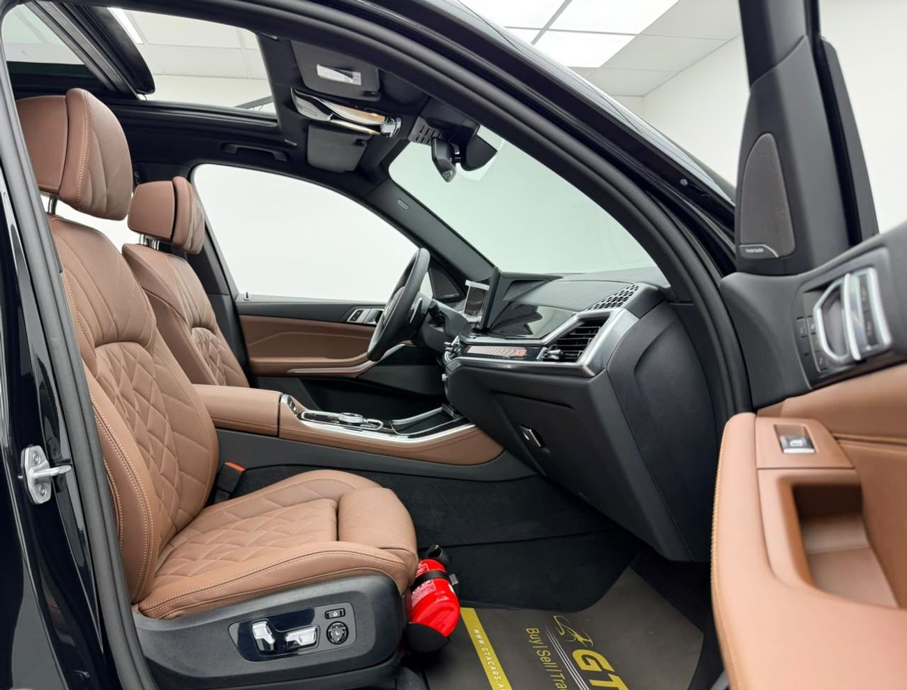 BMW X5 XDRIVE40i EXCLUSIVE M SPORT PACKAGE 2025 BMW X5 xDrive40i M-Sport, 2030 BMW Warranty + Service Pack, Low Km, Fully Loaded, GCC