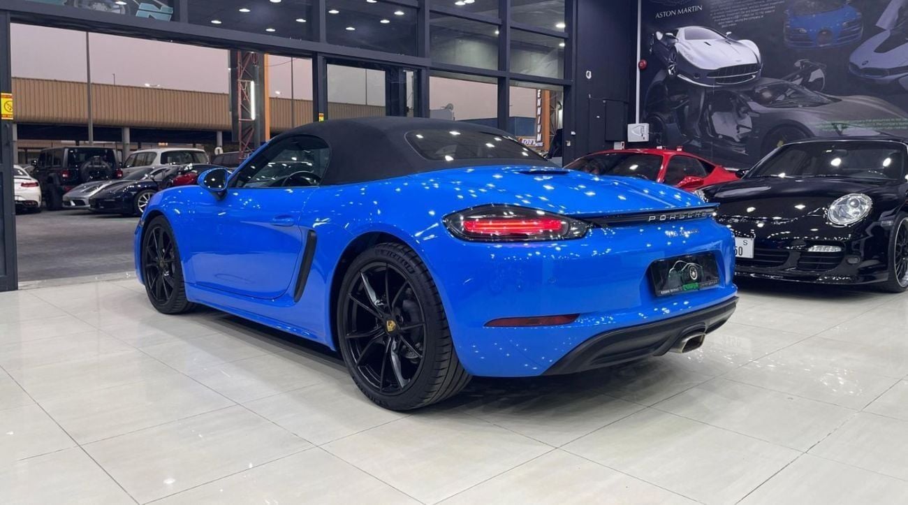 Porsche 718 Boxster STANDARD Std 2.0L A/T