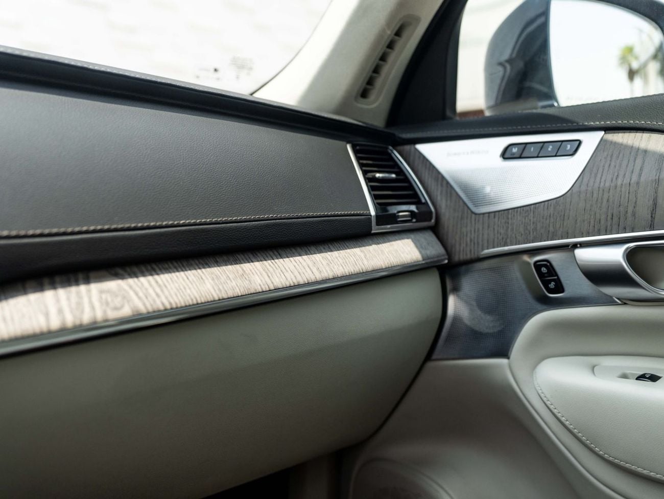 Volvo XC90 B6 Ultimate Bright Volvo XC90 B6 2024 GCC specs