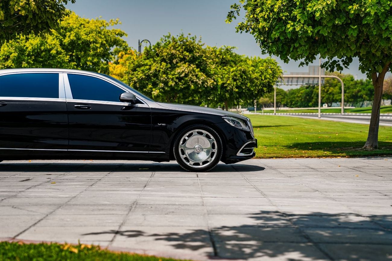 مرسيدس مايباخ S650 مايباخ V12 سيارة كاملة المواصفات، أوراقها سليمة، لم تتعرض لحوادث، خضعت لصيانة شاملة وجاهزة للانطلاق.