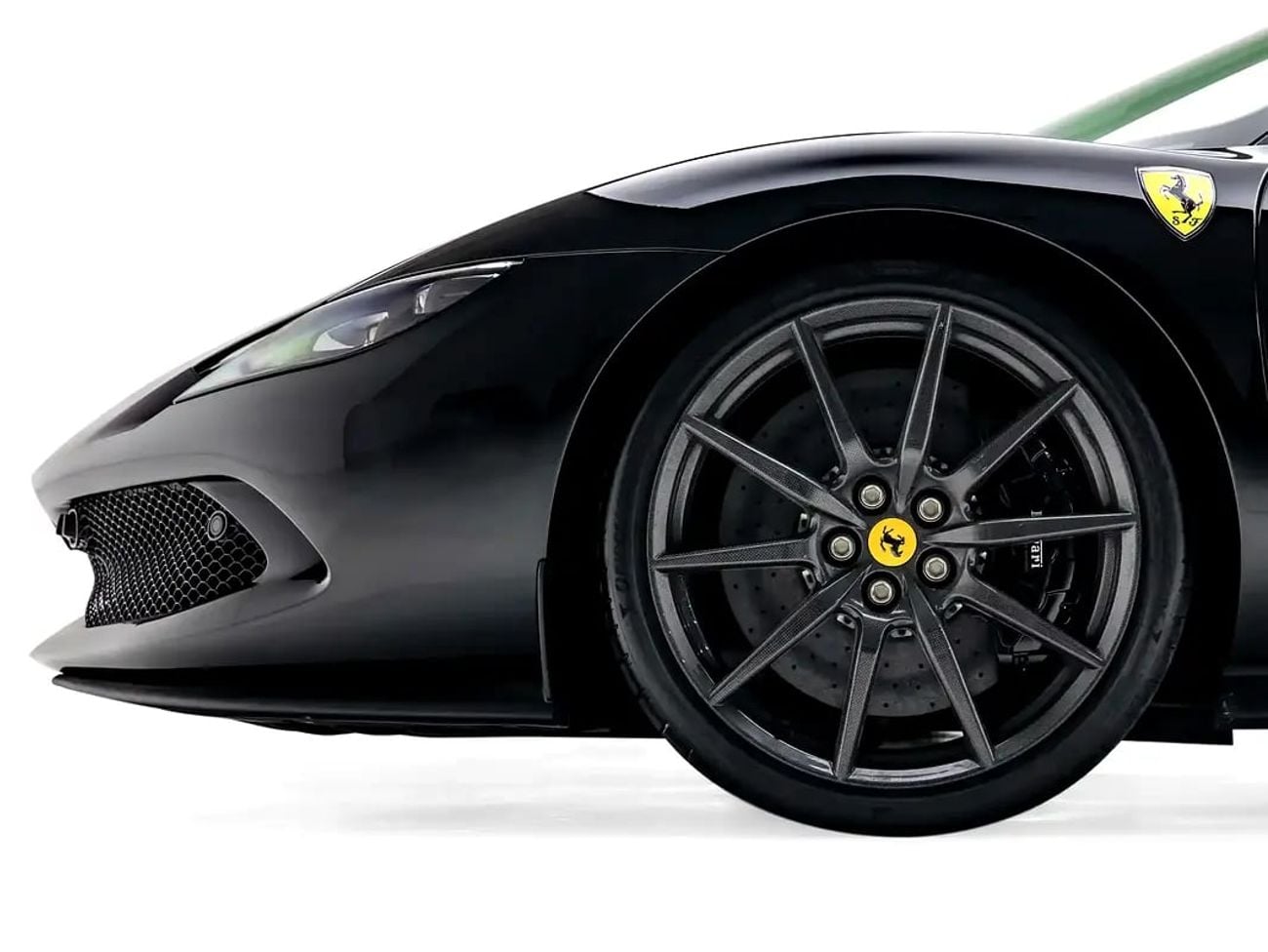 فيراري 296 GTB With Carbon Wheels | GCC Spec | With Warranty and Service Contract