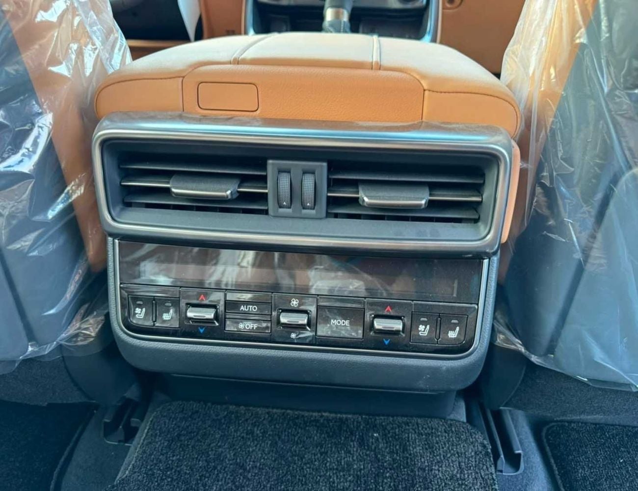 Lexus LX600 SIGNATURE TURBO SPORT || 3.5L PETROL V6 | RADAR | REAR ENTERTAINMENT SCREEN | LETAHER / SUNROOF (CODE # L6TSO)
