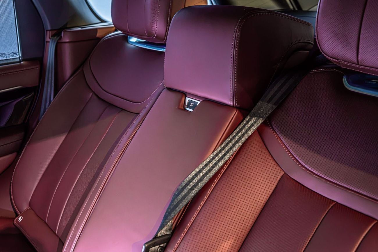 لاند روفر رينج روفر Autobiography P530 | Pearl White | Black Roof | Burgundy Interior | Shadow Exterior Package | GCC Sp