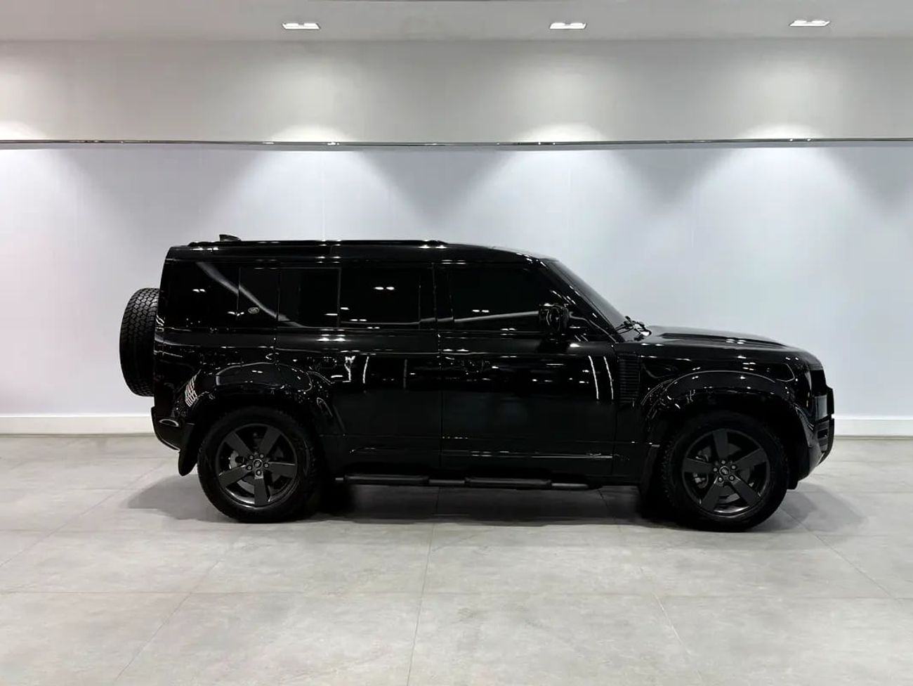 Land Rover Defender 110 SE P300 GCC Specs