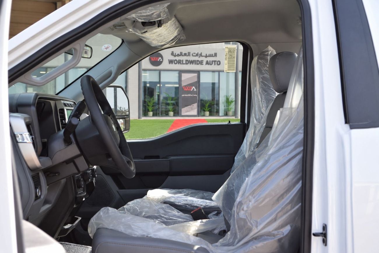 Ford F-550 Ford F-550 Super Duty XL DRW Chassis Regular Cab 4x4 2026 model