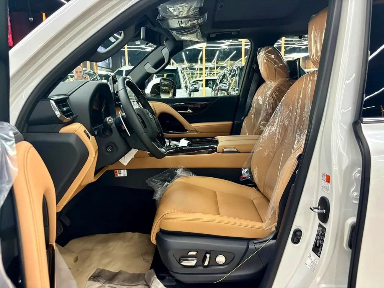 Lexus LX700h SIGNATURE / LX700 H SIGNATURE / WITHOUT PARK / GCC