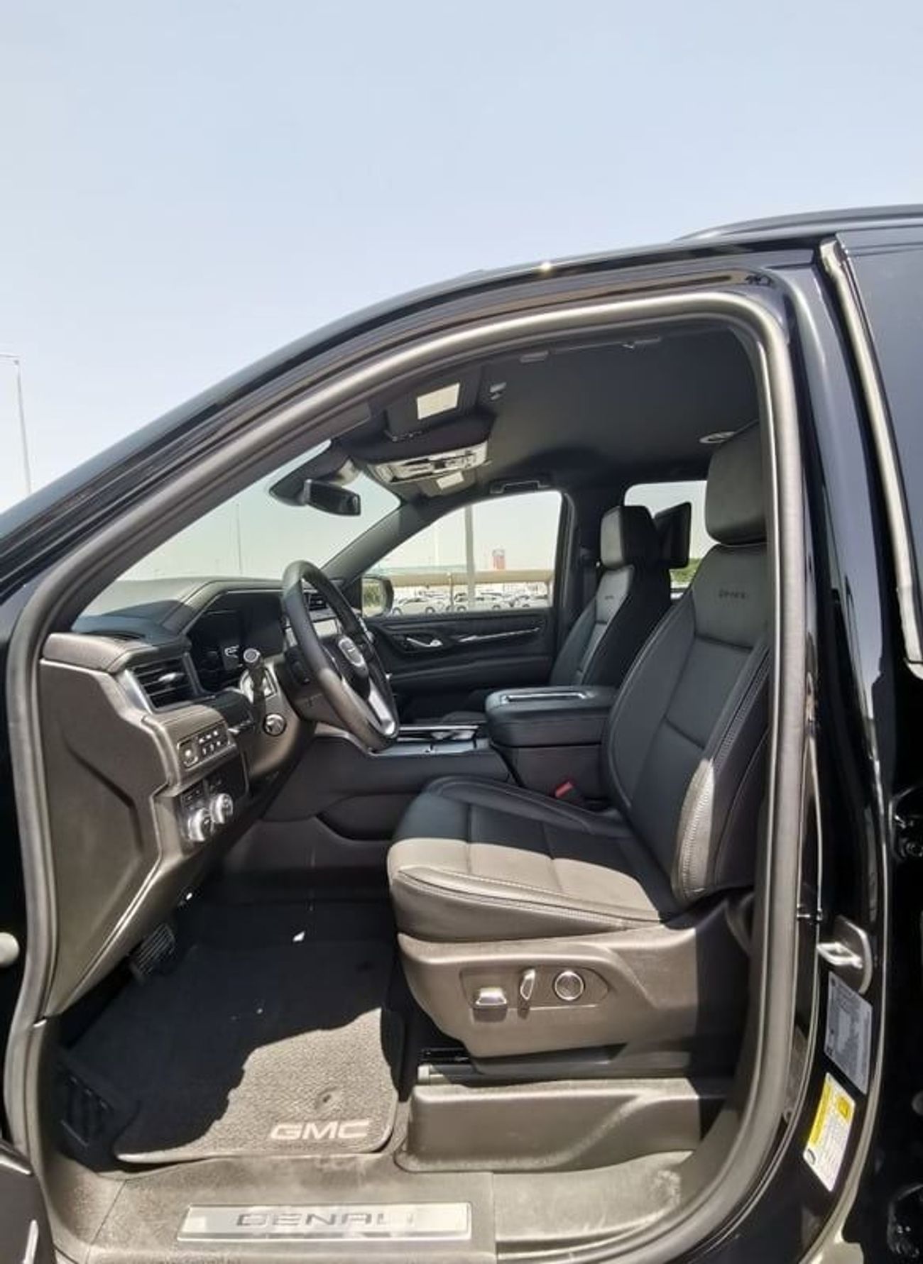 GMC Yukon GMC Denali - 2023 - Black Edition