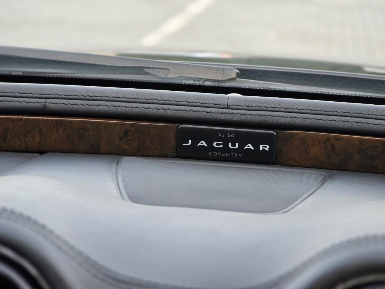 Jaguar XJ 50 - LWB Jaguar XJ 50 / 2019 V6 3.0L GCC Specs | Orginal paint | Accidrnt free | 2Keys | Perfect condition
