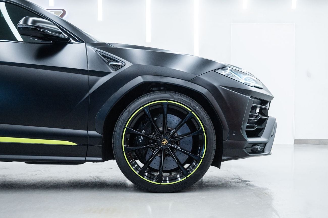 Lamborghini Urus STANDARD Pearl Capsule – European Specs – Accident Free