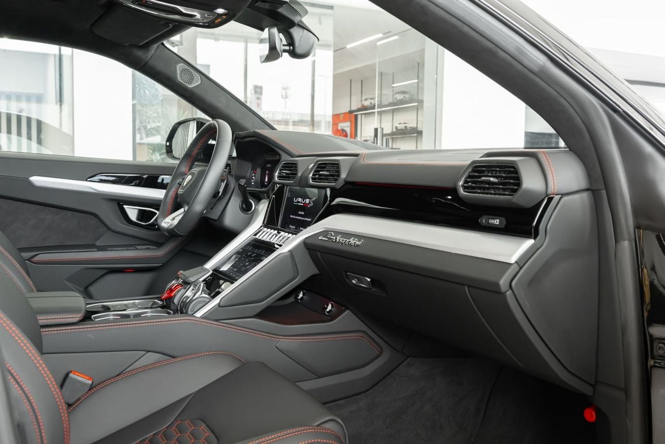 Lamborghini Urus S Lamborghini Urus S | V8 4.0L | Twin Turbo | AWD | 2024 | Japanese Specs |