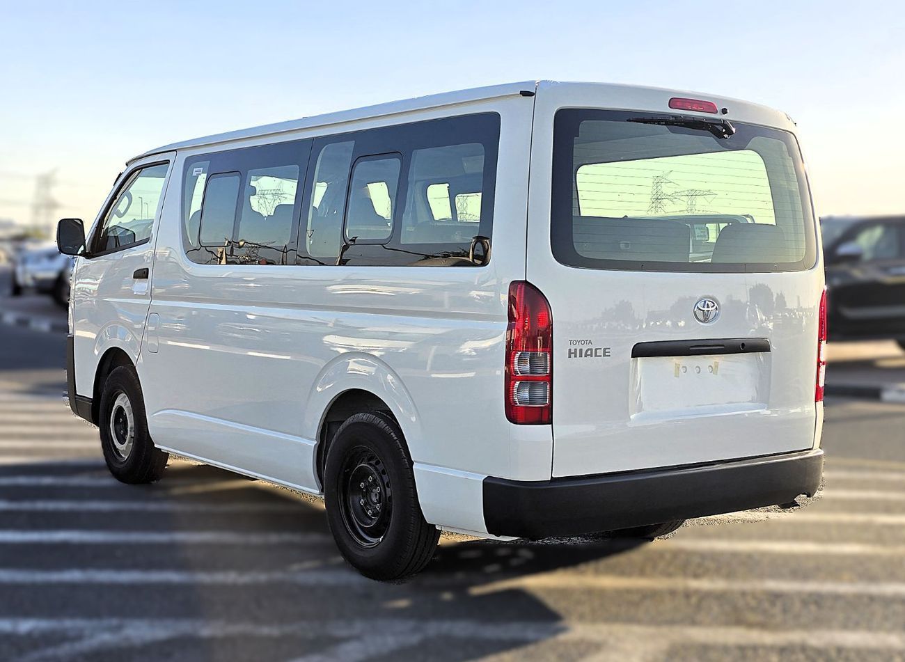 تويوتا هاياس GL Toyota Hiace Std Roof 15 Seater 2.7l Petrol M/T RWD White Color 2026 Model