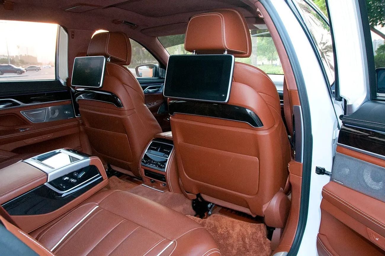 BMW M760Li M760Li | GCC Specs | V12 | Low Mileage | Full Service History