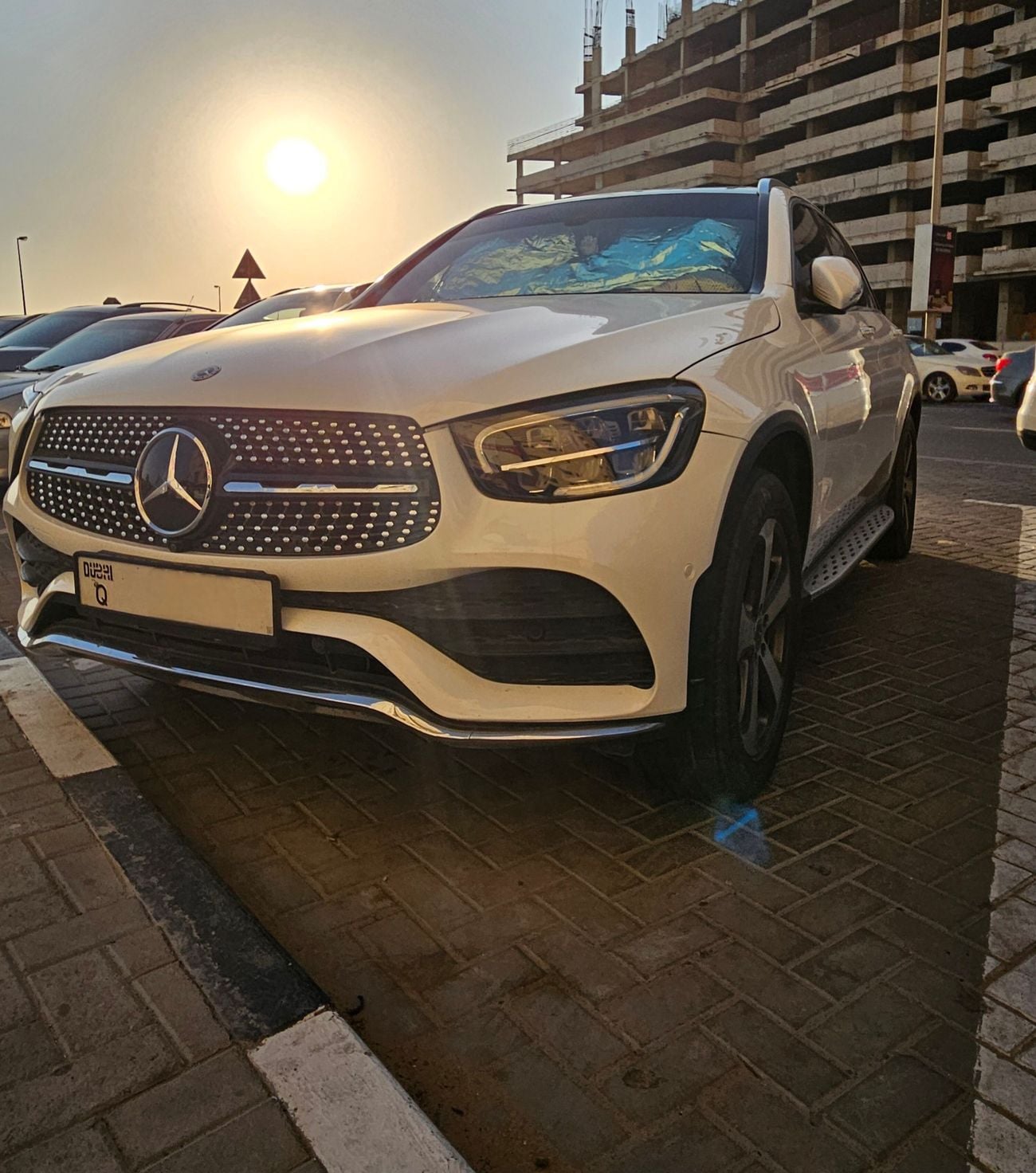 مرسيدس بنز GLC 300 E 4MATIC PREMIUM