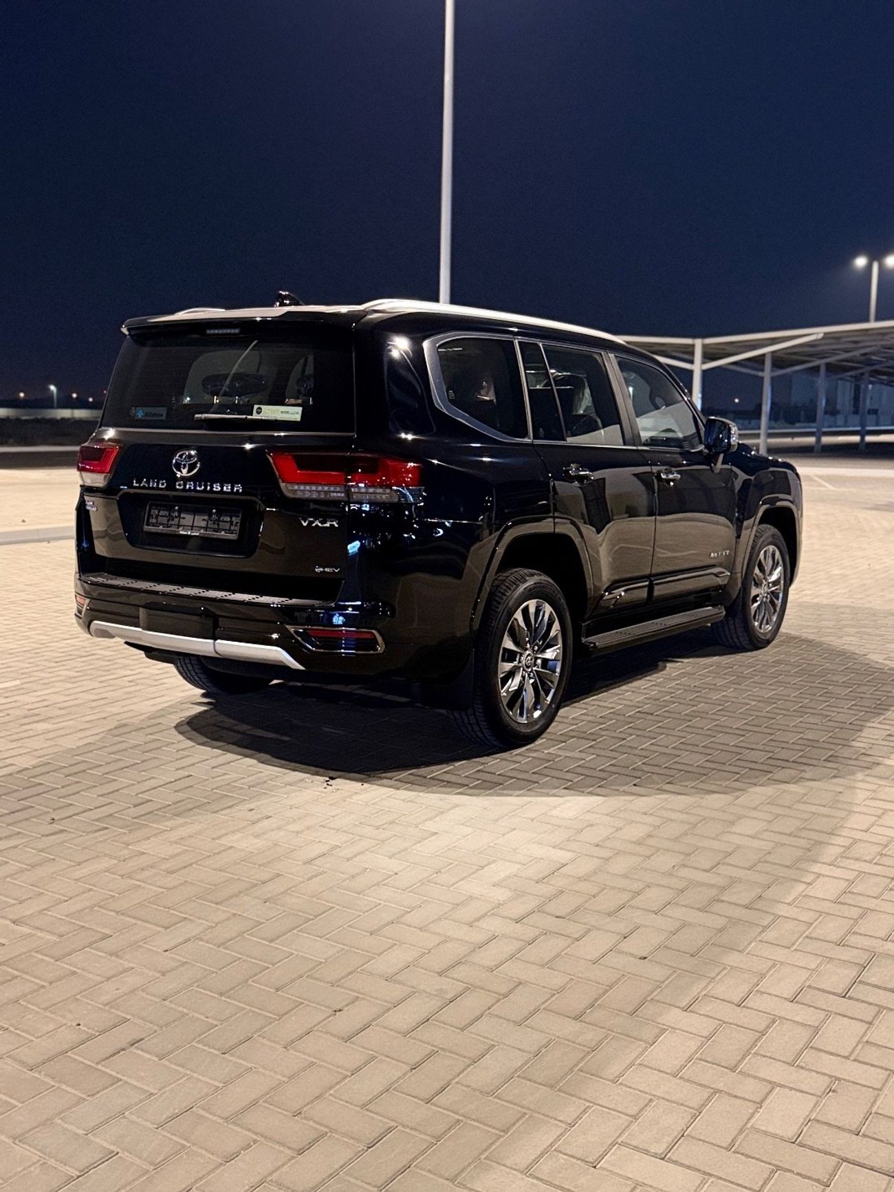 Toyota Land Cruiser VXR TOYOTA LAND CRUISER 3.5 HYBIRD TWIN-TURBO