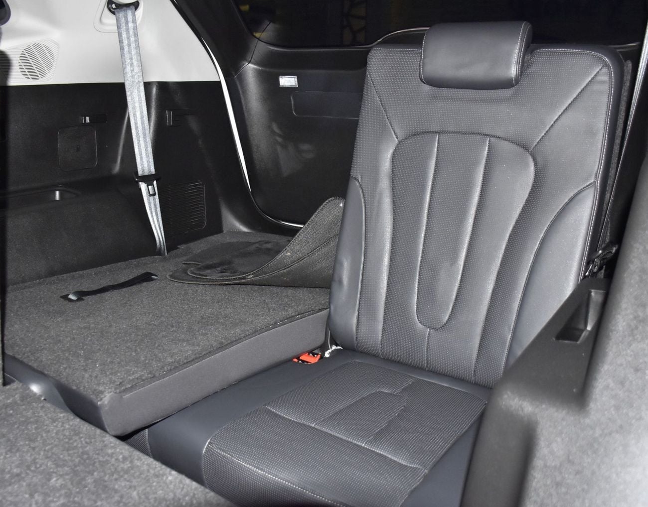 Jetour X90 Plus LUXURY EXCELLENT DEAL for our Jetour X90 Plus ( 2023 Model ) in White Color Chinese Specs