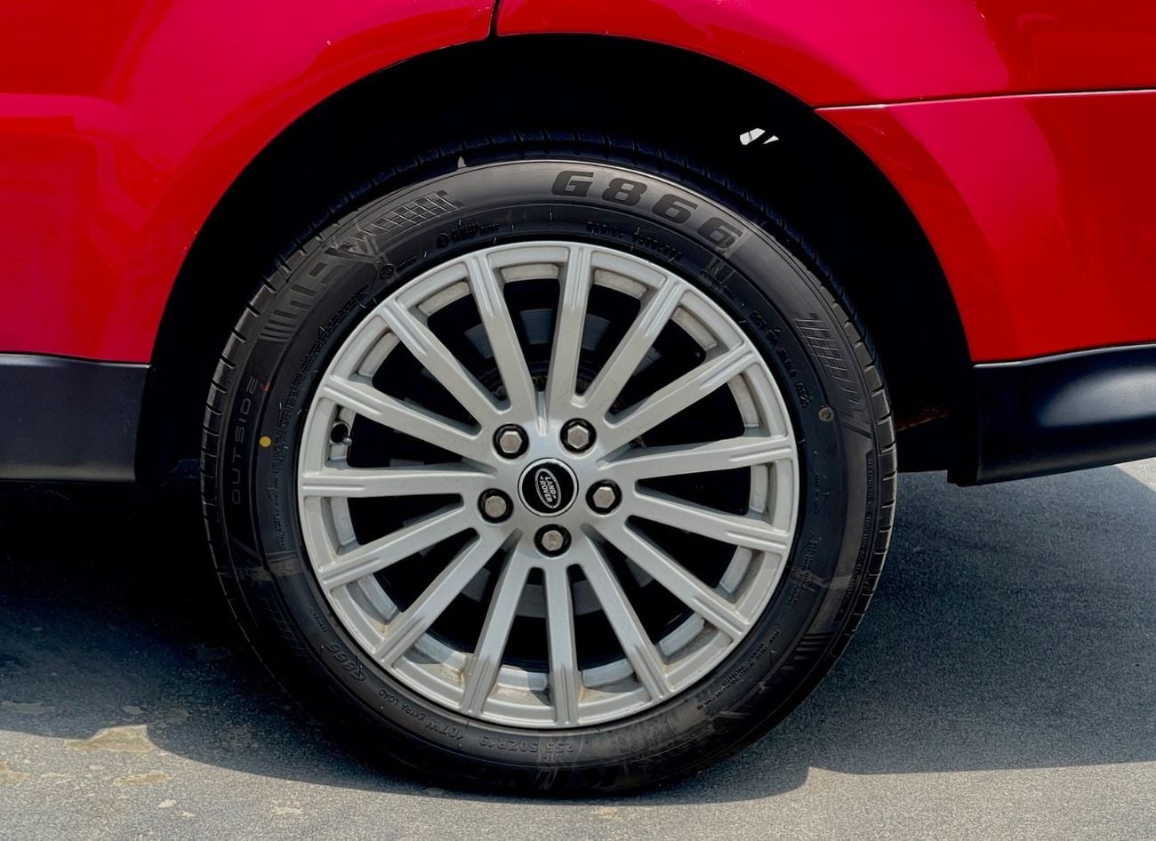 Land Rover Range Rover Sport HSE RED