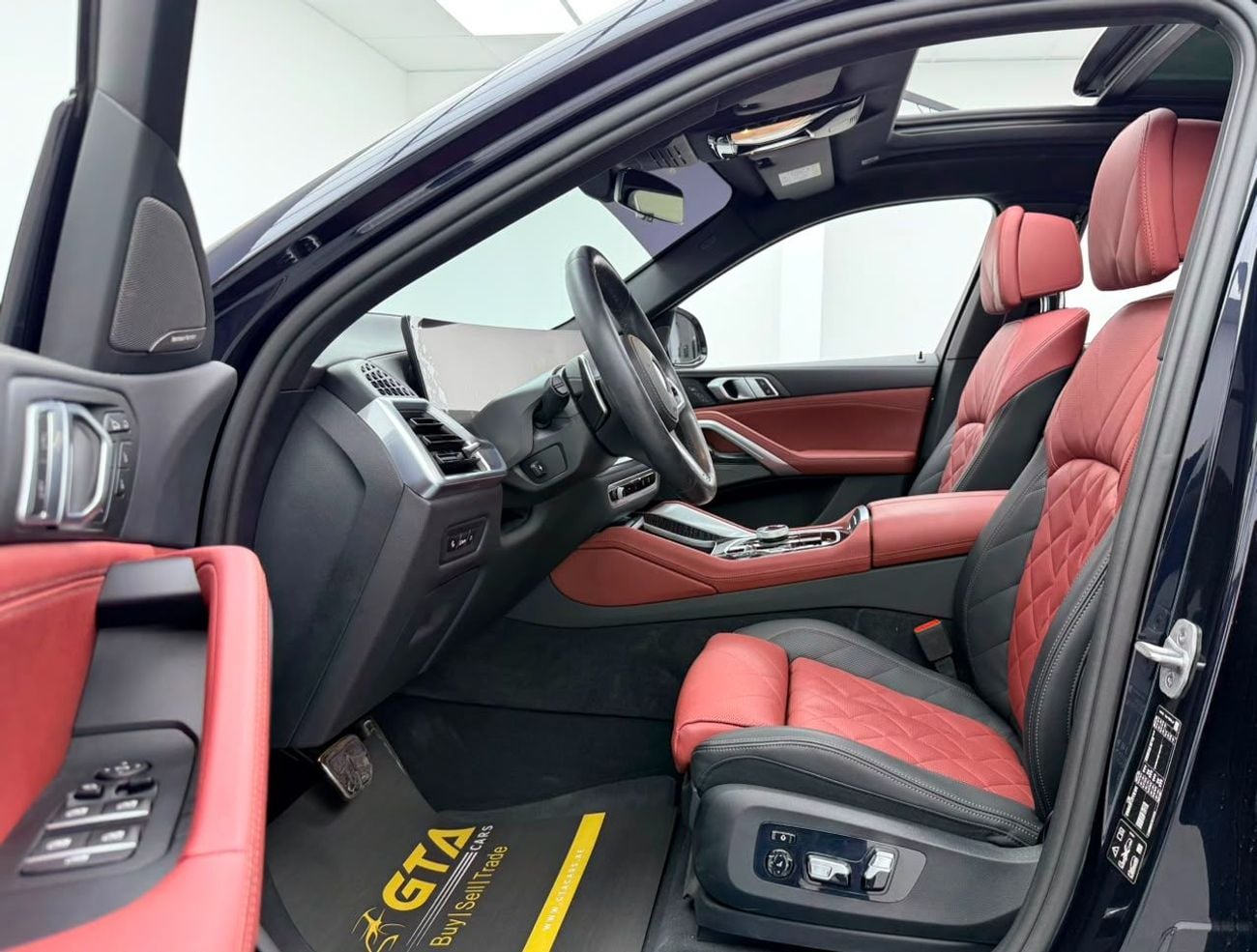 BMW X6 XDRIVE40I M SPORT 2024 BMW X6 xDrive40i M-Sport PRO, 2028 BMW Warranty + Service Pack, Full BMW Service History, GCC