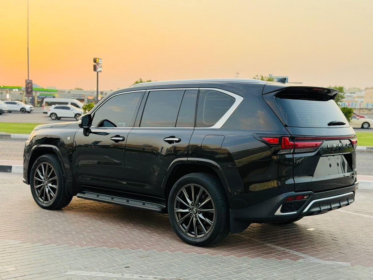 Lexus LX600 F SPORT