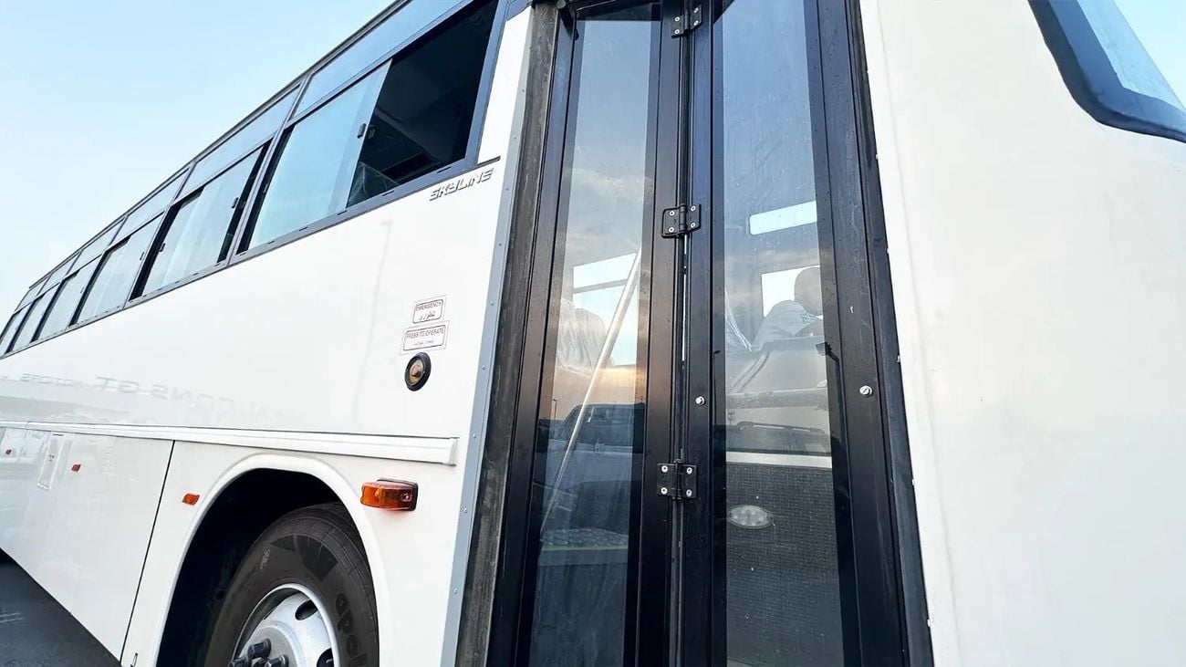 ايشر سكاي لاين برو 3008H EICHER/LHD SKYLINE PRO/EICB1 65 STR 20.15 Staff Bus (D) EBS HVAC 65S HHR MT-E3