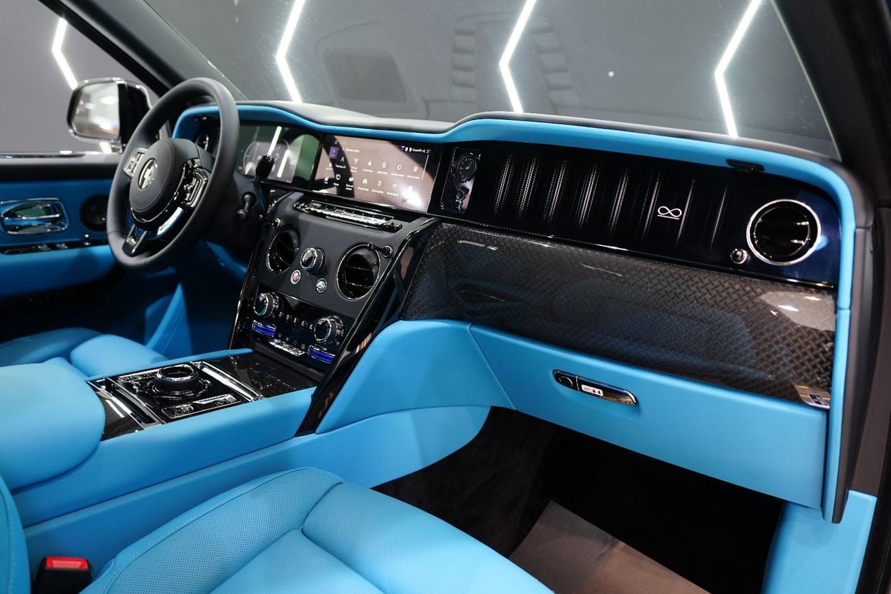 Rolls Royce Cullinan BLACK BADGE Executive Rear Seats, Rear Screens, Bespoke Audio, Dealer Warr + Serv!!