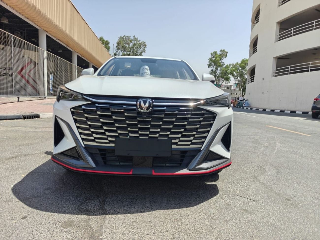 تشنجان x5 بلس BEYOND PRO شانجان X5 بلس | 1.5 تيربو | أوتوماتيكي | أبيض / أحمر