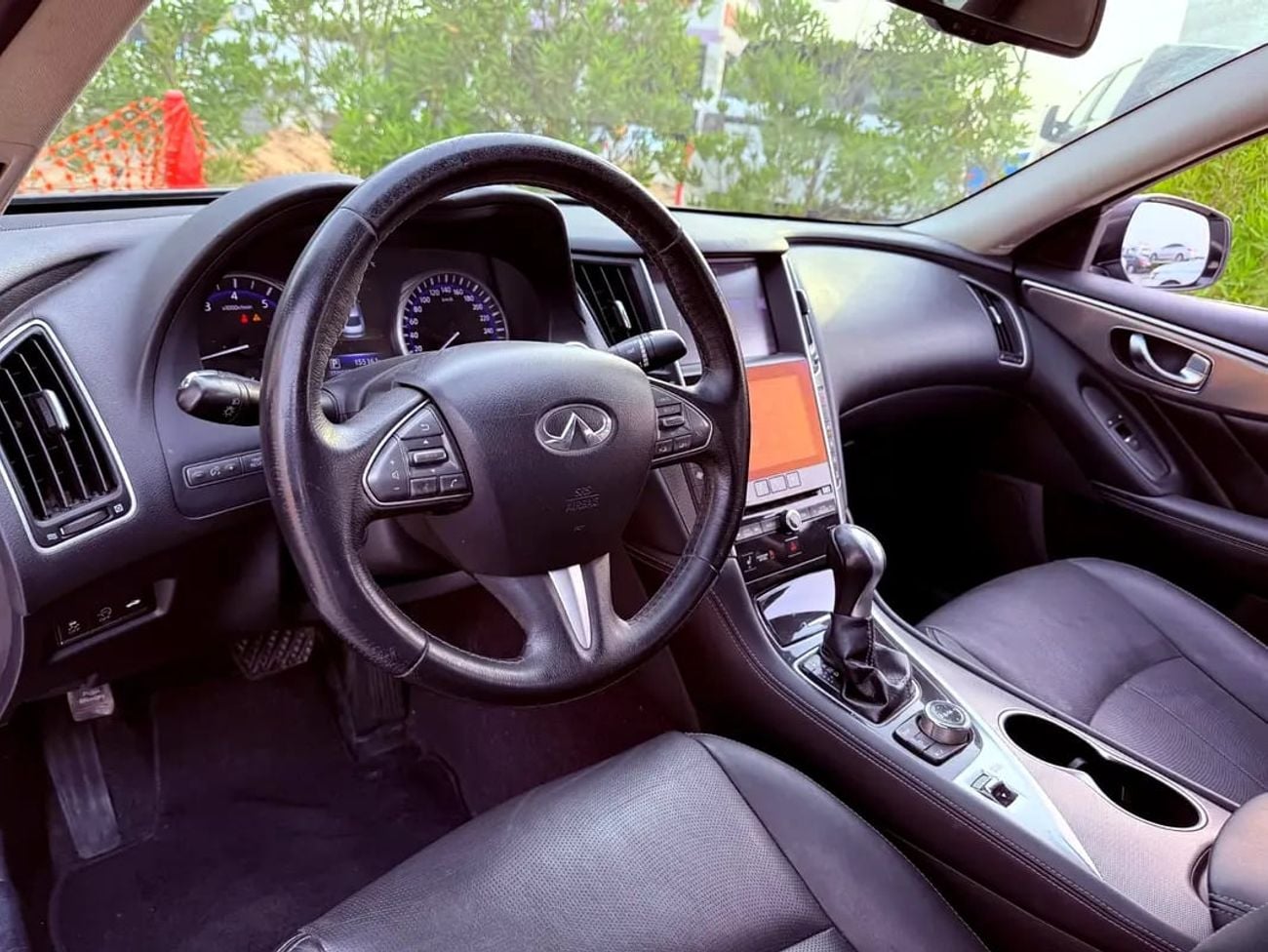 Infiniti Q50 إنفينيتي