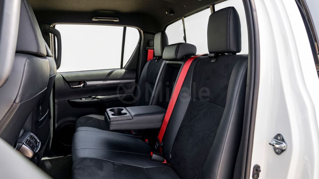 Toyota Hilux GR SPORT