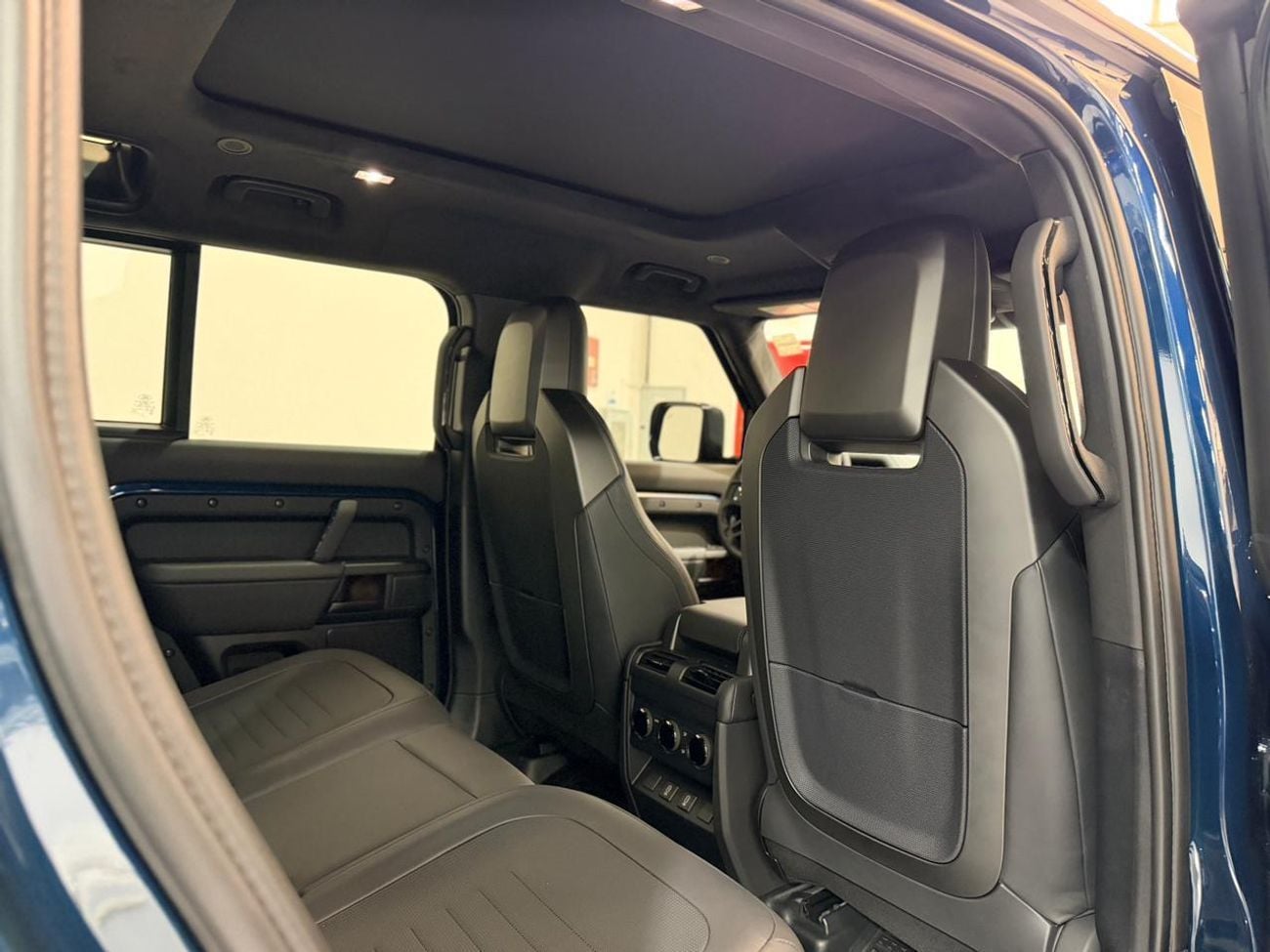 Land Rover Defender 110 635 OCTA V8 2026