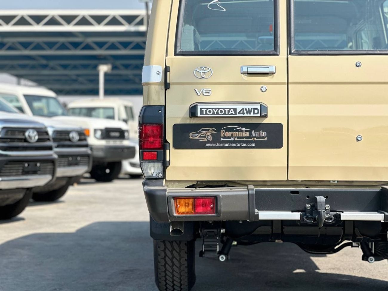 Toyota Land Cruiser 70 LC 78 HARDTOP 4.0L AT
