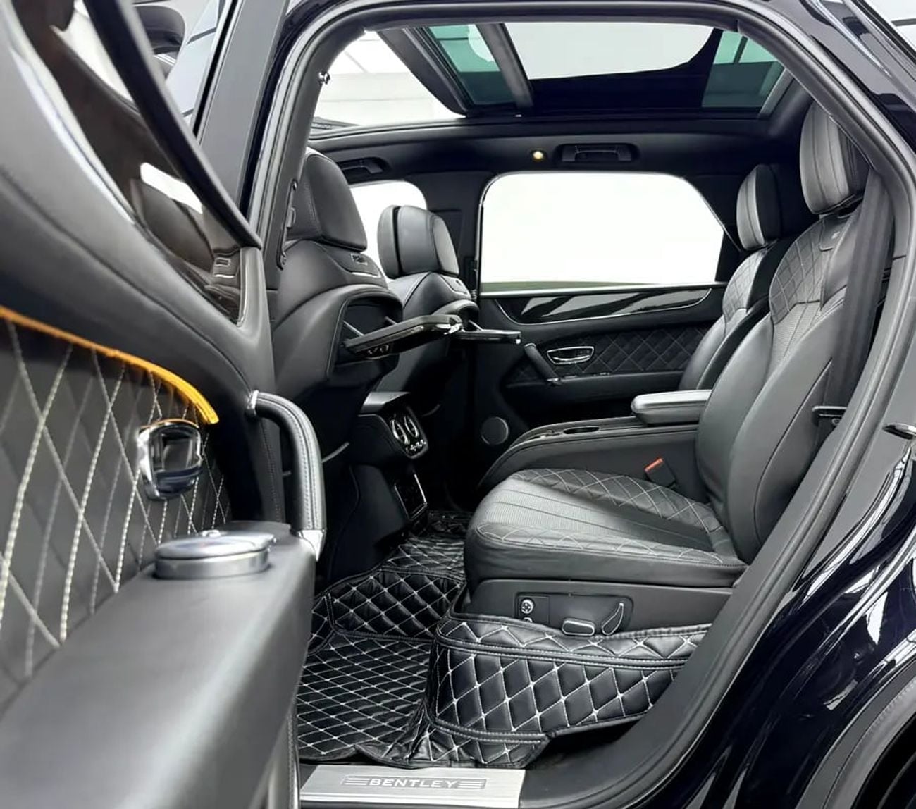 Bentley Bentayga Full Service History, Night Vision, Fully Loaded, Excellent Condition, Euro