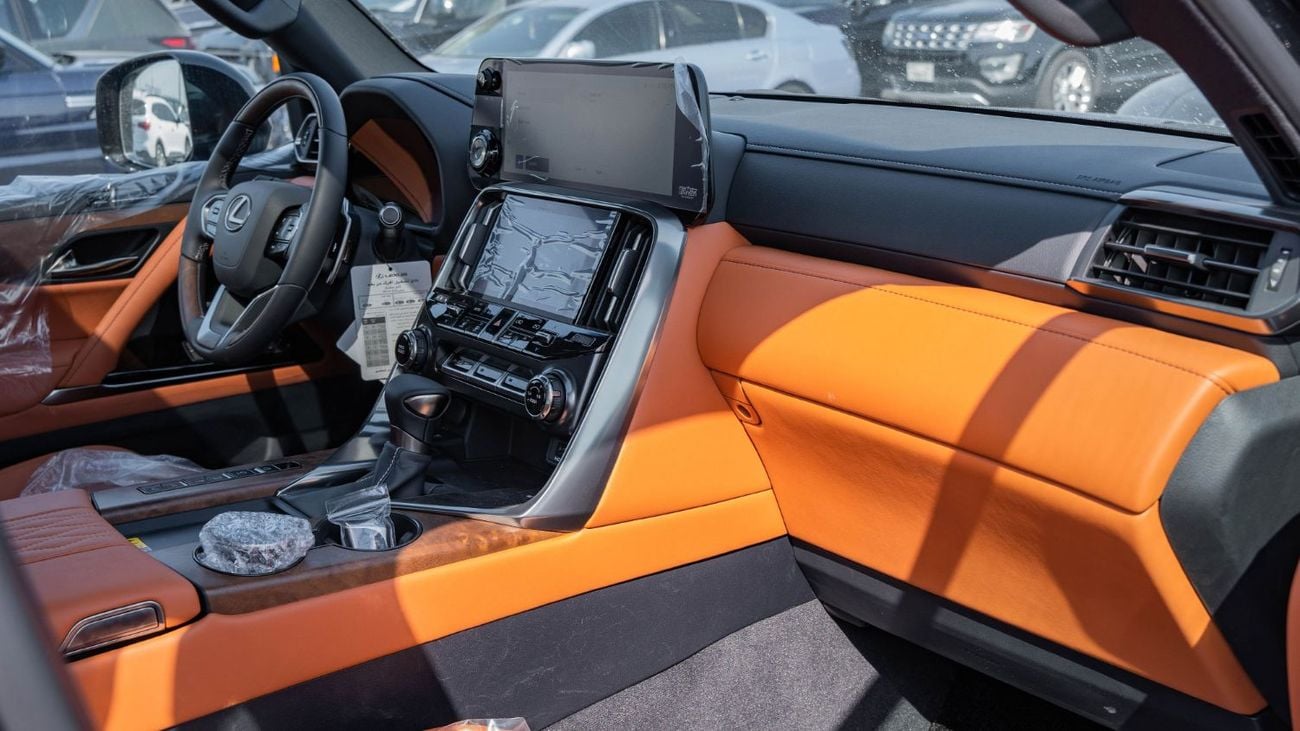 لكزس LX 600 VIP لكزس LX600 KURO موديل 2026، محرك بنزين سعة 3.5 لتر، ناقل حركة أوتوماتيكي (إصدار أسود)