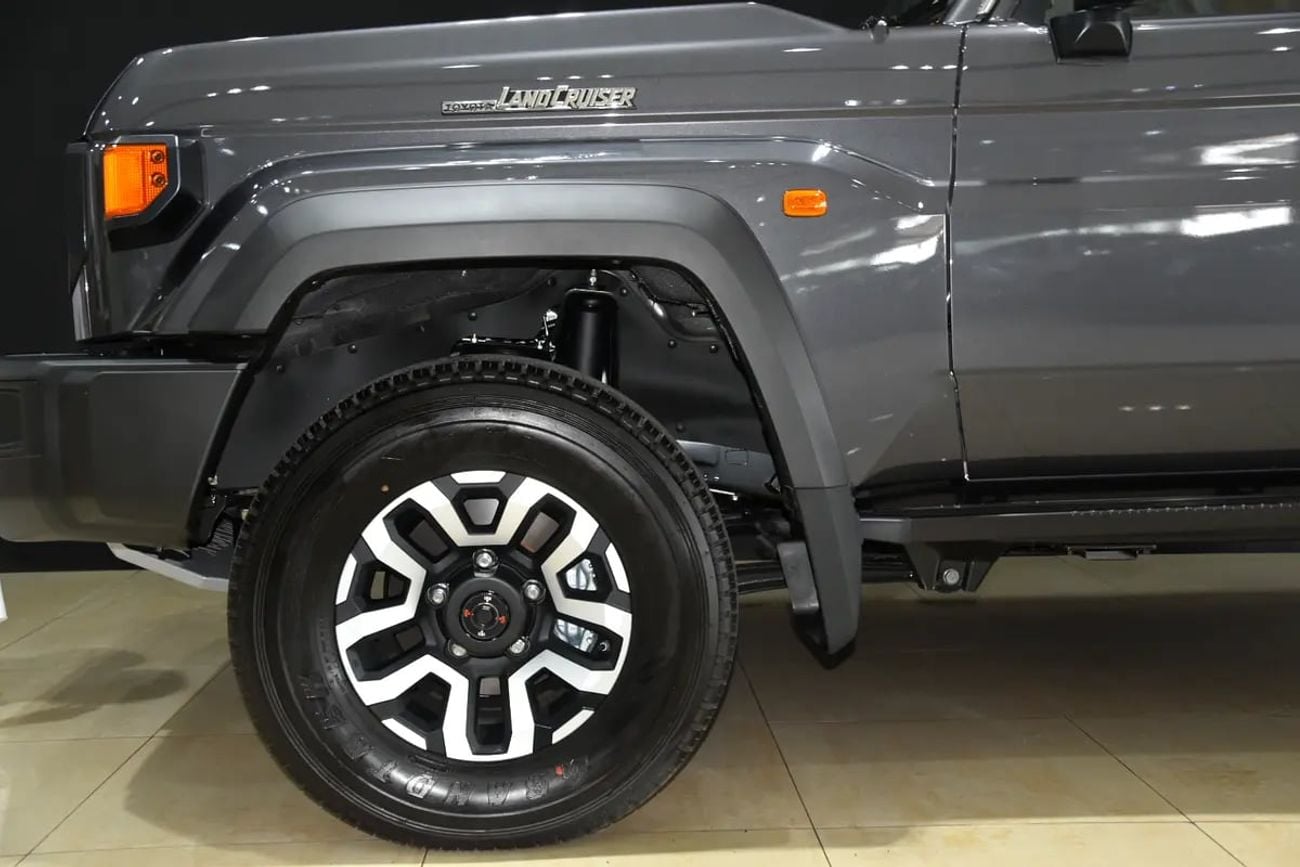 Toyota Land Cruiser 70 ll Land Cruiser Lc 76 Gcc ll Al-Futtaim Warranty