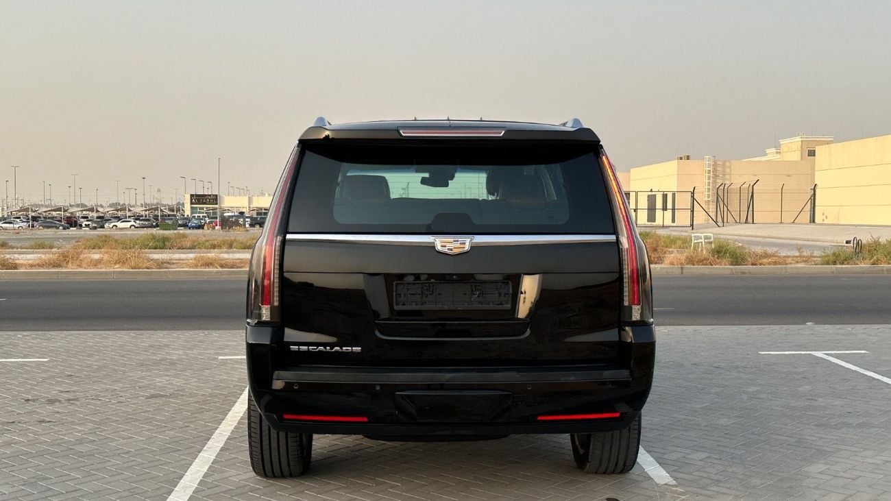 Cadillac Escalade PLATINUM GCC 6.2