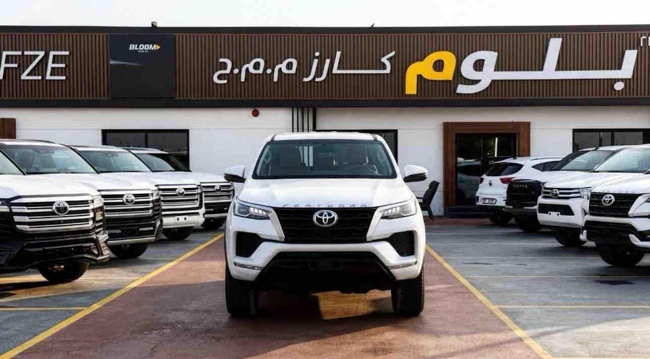 Toyota Fortuner SR5 2.7 V4 SR5 4WD WHITE TAN DIGITAL AC YM2026 EXPORT ONLY