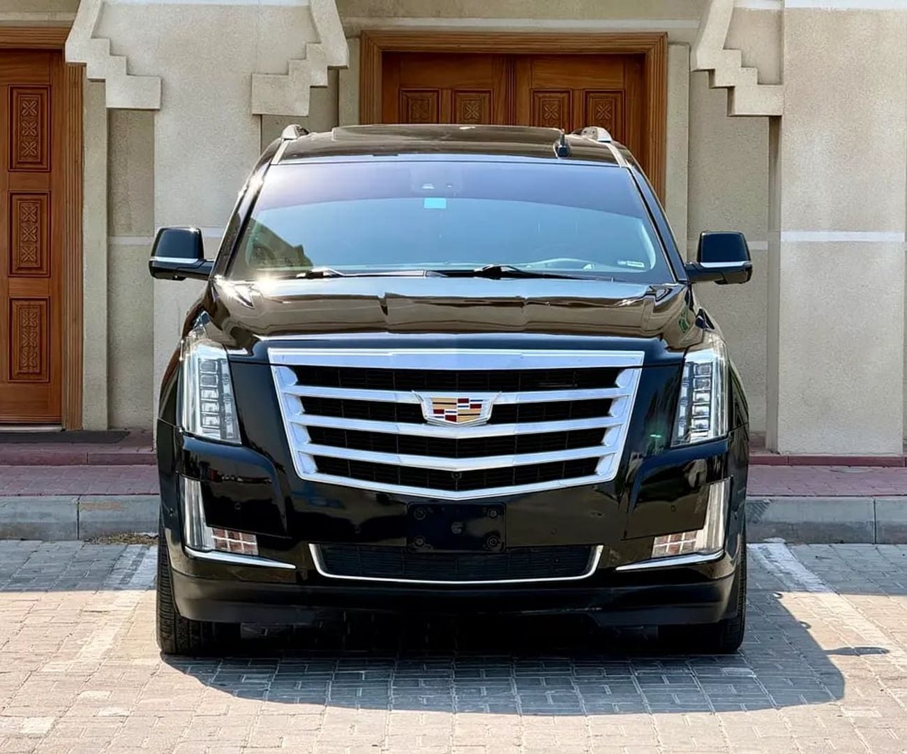كاديلاك إسكاليد ESV كاديلاك اسكاليد فل اوبشن بحالة ممتازة ESV
