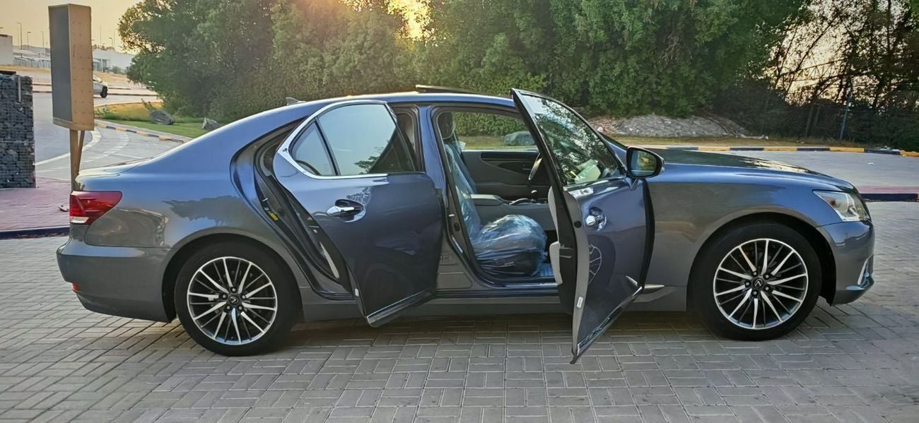 Lexus LS460 PREMIER LWB