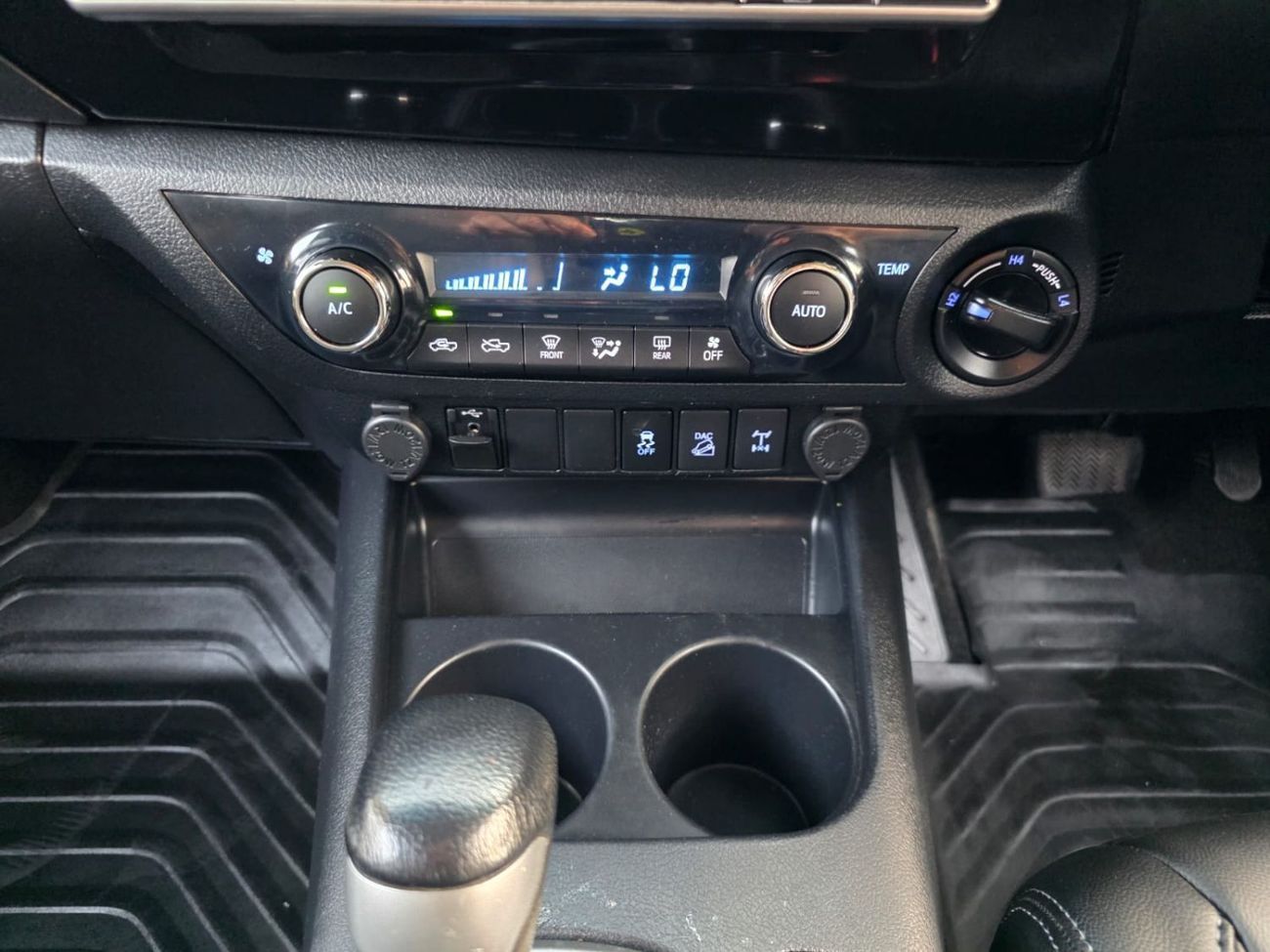 Toyota Hilux DLS 2020 | 2.8L DIESEL | AT | RHD | 4x4 SPORTS BAR | ROOF MOUNTED LED LIGHTS | PUSH START ENGINE
