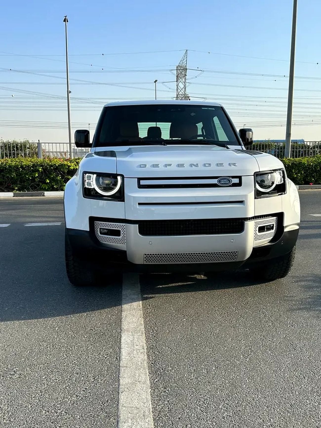 Land Rover Defender 90 HSE - GCC Specs - Pristine Condition