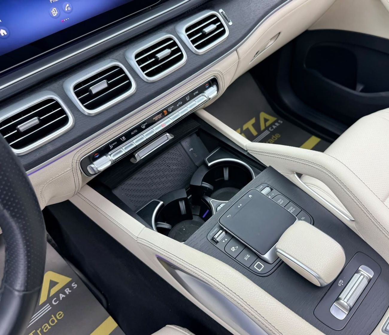 مرسيدس بنز GLS 450 4MATIC مرسيدس بنز GLS450 4MATIC بريميوم بلس موديل 2025، مع ضمان مرسيدس بنز وحزمة خدمة موديل 2029، 7 مقاعد،