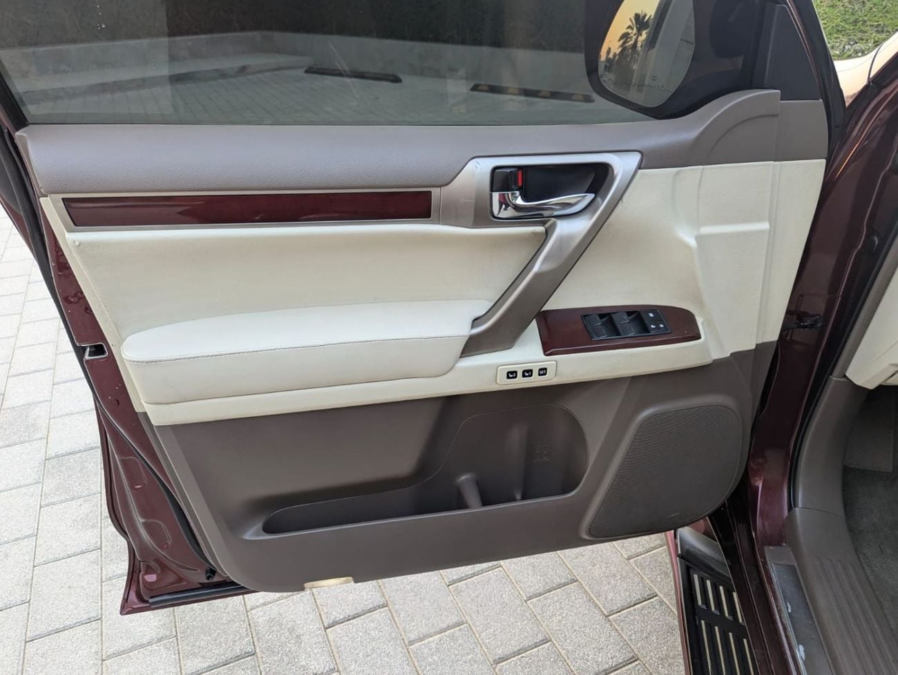 لكزس GX 460 PREMIER مواصفات خليجية، محرك V6، حالة داخلية وخارجية ممتازة