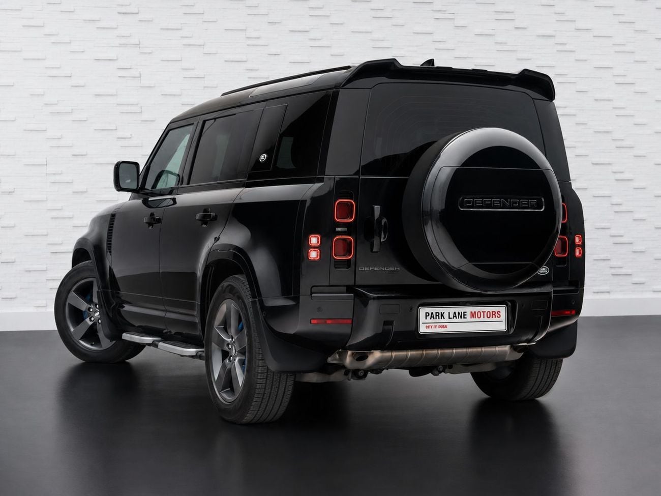 Land Rover Defender 110 HSE Land Rover Defender 110 2023 GCC specs